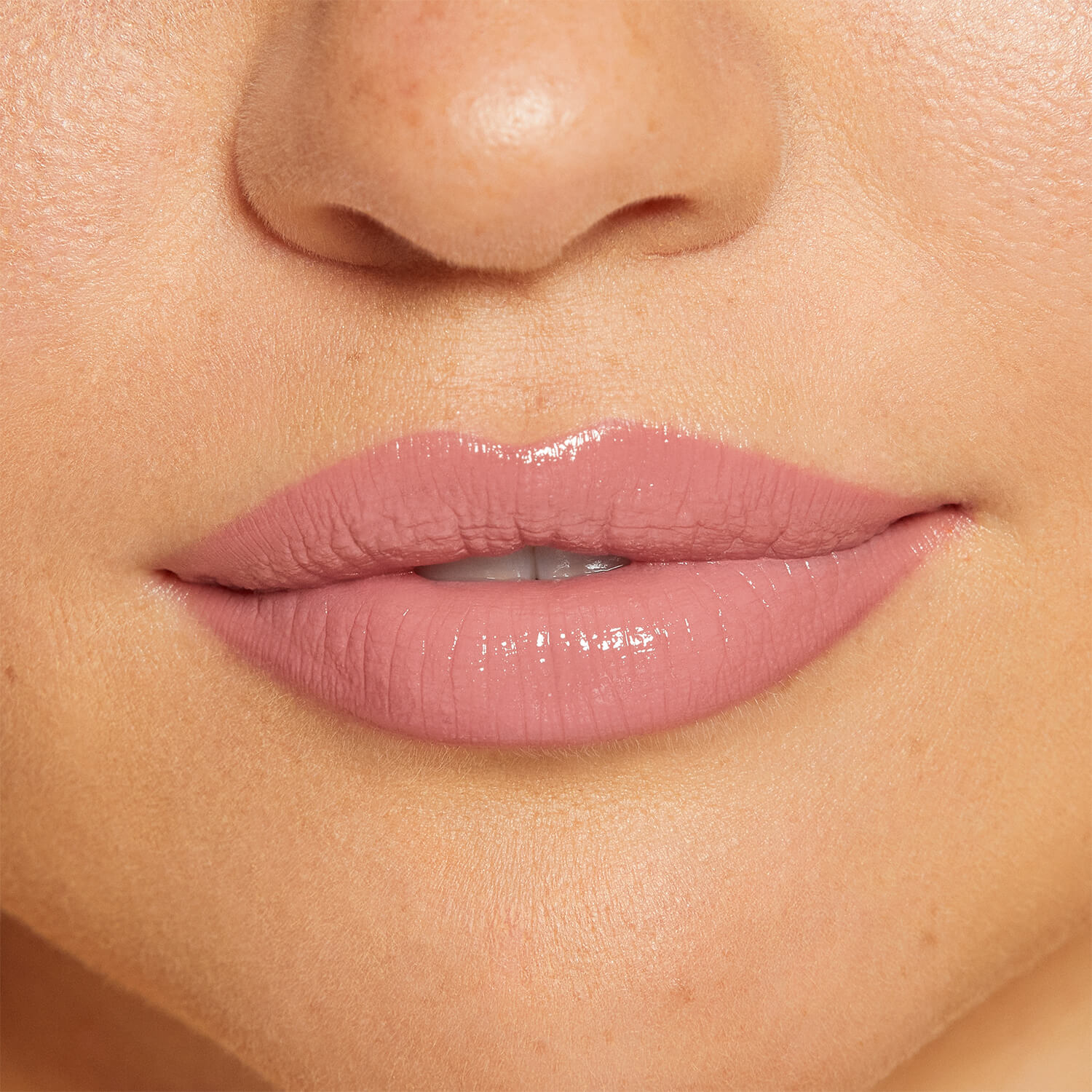 KJ LIP SHINE LACQUER (LABIAL LÍQUIDO)